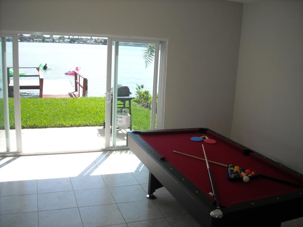 Mediterranean Three Story Beach Townhouse St. Pete Beach Exteriör bild