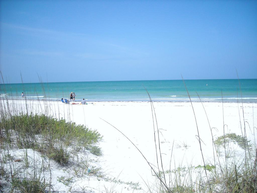 Mediterranean Three Story Beach Townhouse St. Pete Beach Exteriör bild