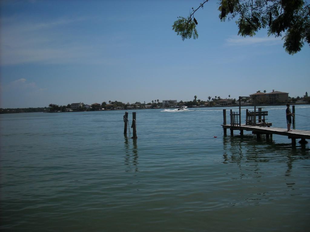 Mediterranean Three Story Beach Townhouse St. Pete Beach Exteriör bild