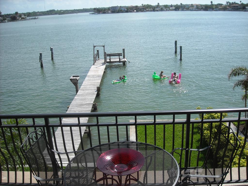 Mediterranean Three Story Beach Townhouse St. Pete Beach Exteriör bild